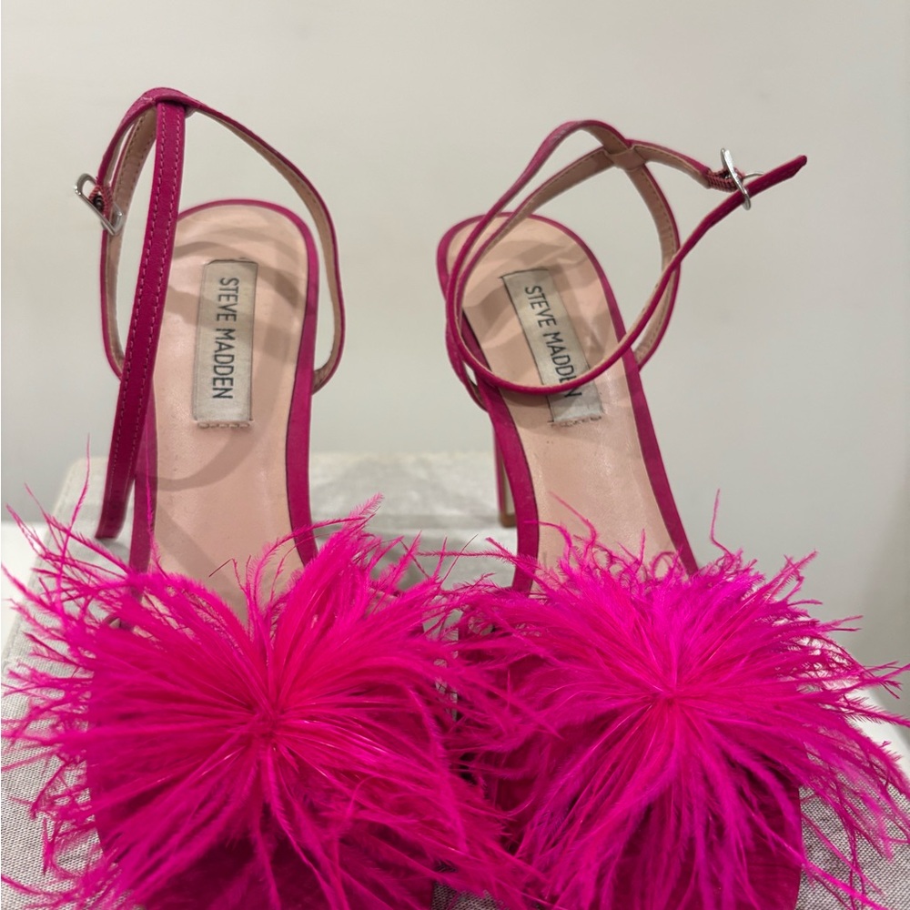 Steve Madden Fuchsia Feathered Heels
